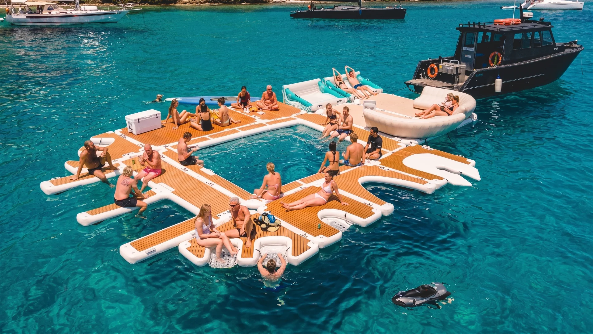 4x4 m inflatable yacht pool with net floor